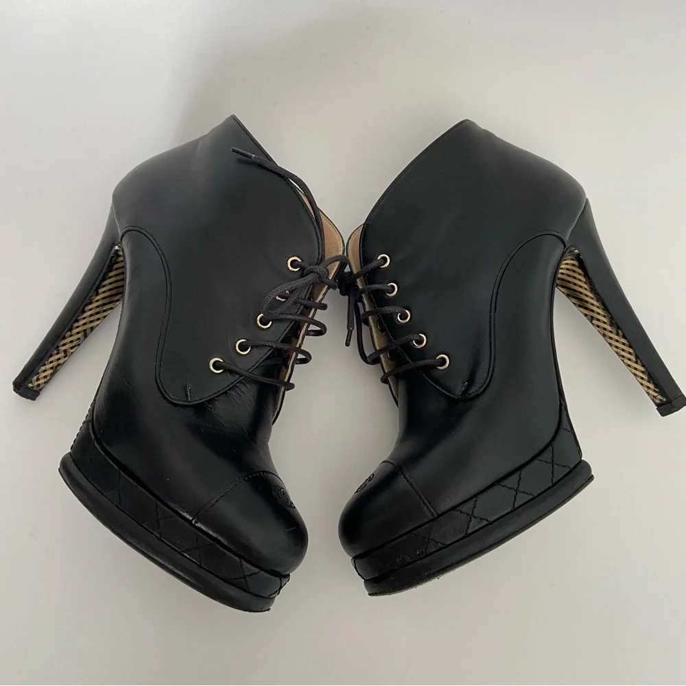 Chanel Black Leather CC Cap Toe Lace Up Platform Ankle Boots - Picture 5 of 16